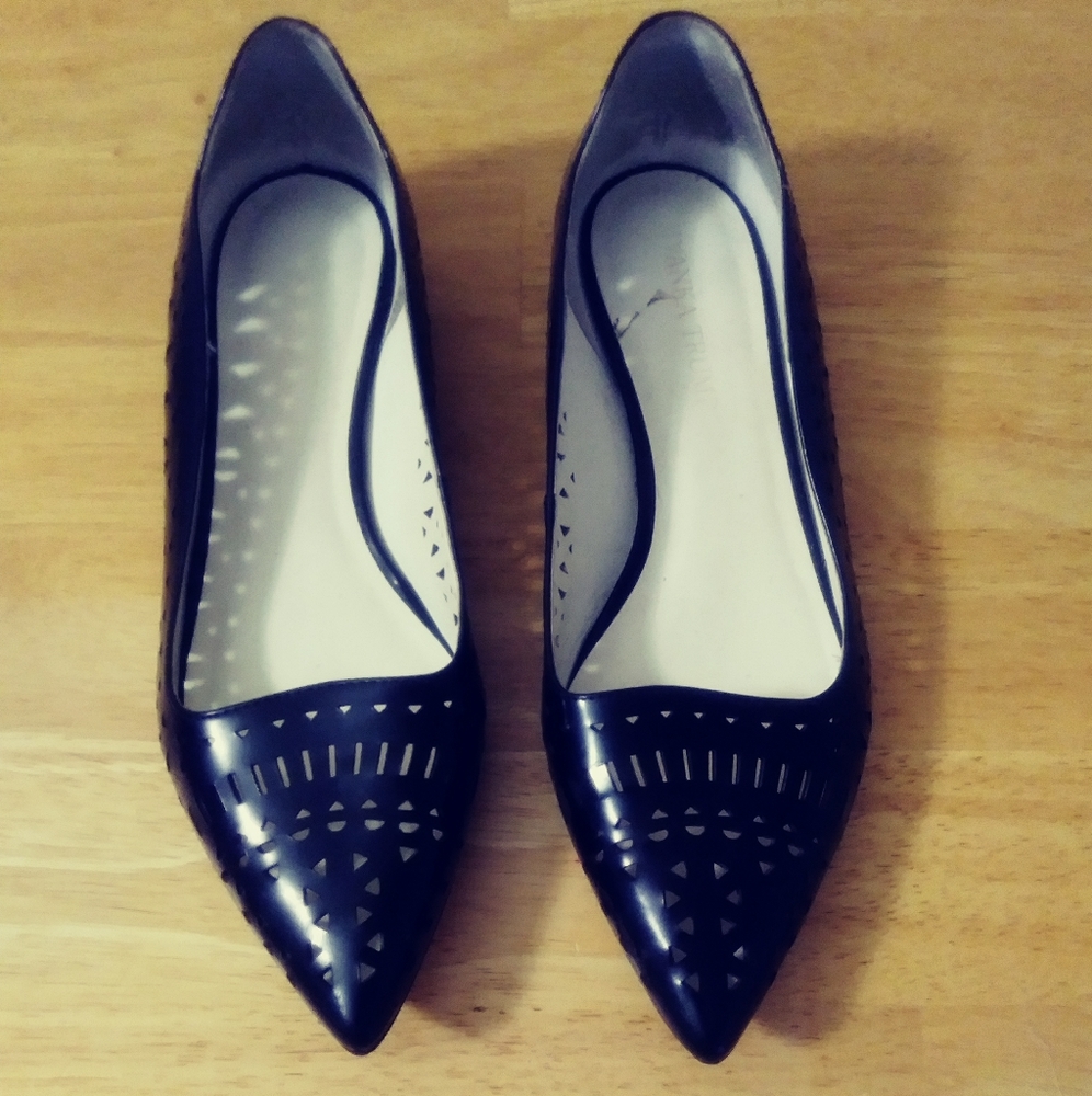 Size 9 perforated faux leather flat